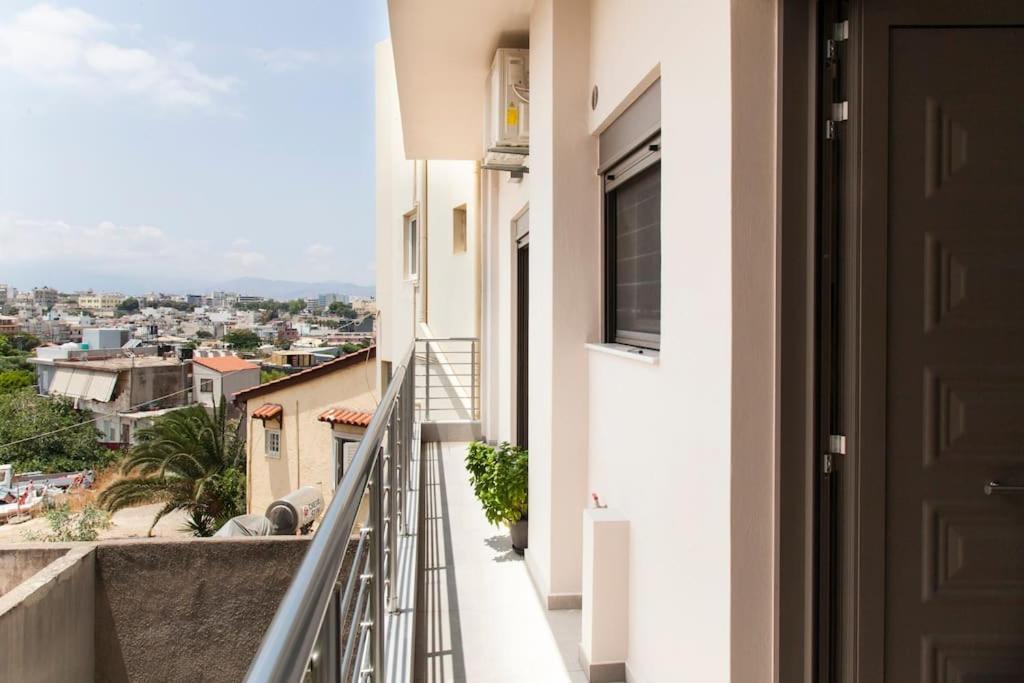 Minimal Loft Art With Sea View Over Heraklion Harbour Dış mekan fotoğraf